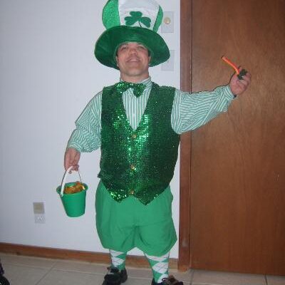 lil-romeo-leprechaun-costume-dwarf-little-person-performer